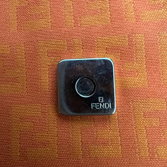 Fendi Orange baguette shoulder bag - Picture 9 of 16